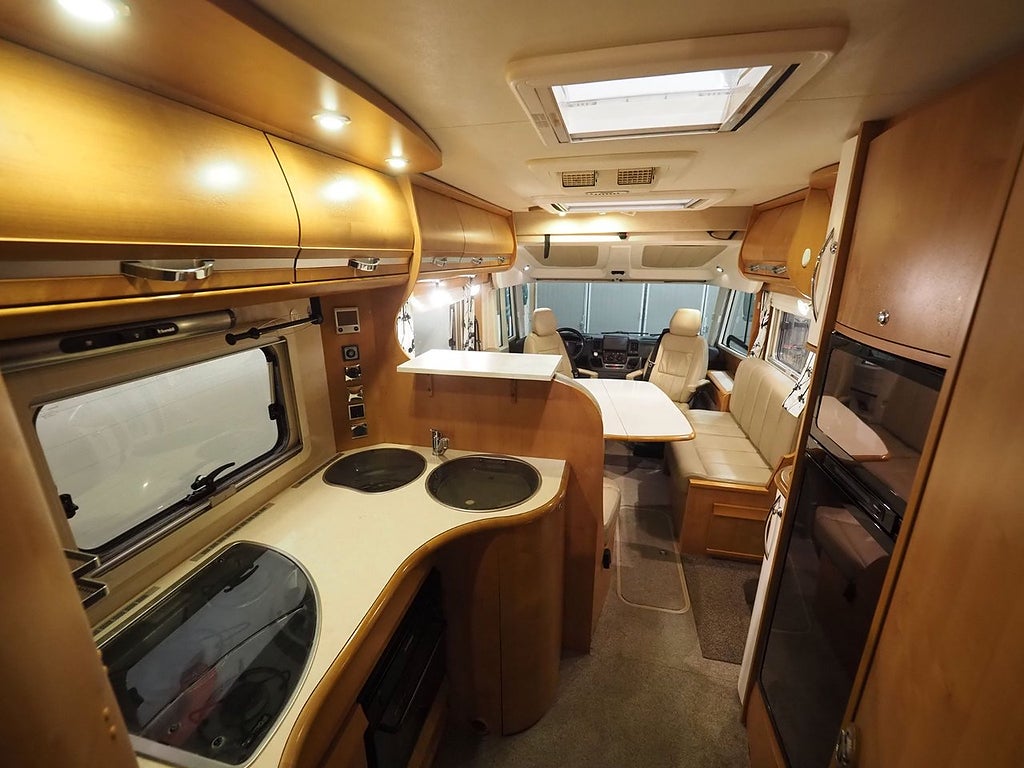 Rapido 10000 3.0 156hk AC Markis Solcell 2011