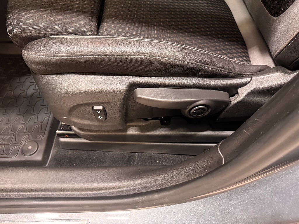 Opel Crossland 2017 - miniatyr 23