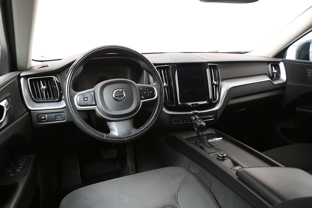 Volvo XC60 D4 190hk Momentum SE Teknik Drag Kamera Navi VOC 2019