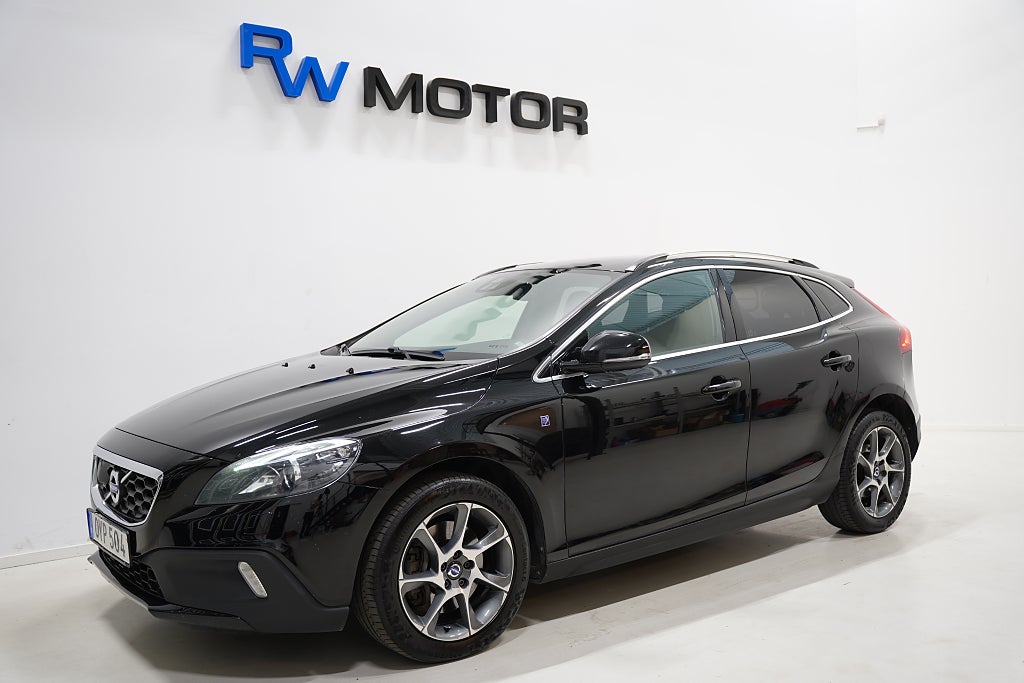 Volvo V40 Cross Country D4 190hk Ocean Race D-värmare Helskinn VOC Kamrem Bytt
