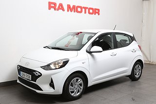 Halvkombi Hyundai i10 1 av 20