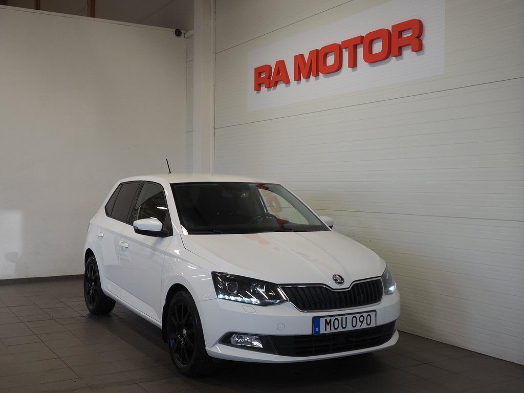 Skoda Fabia 1.2 TSI 90hk Style P-Sensorer 2017