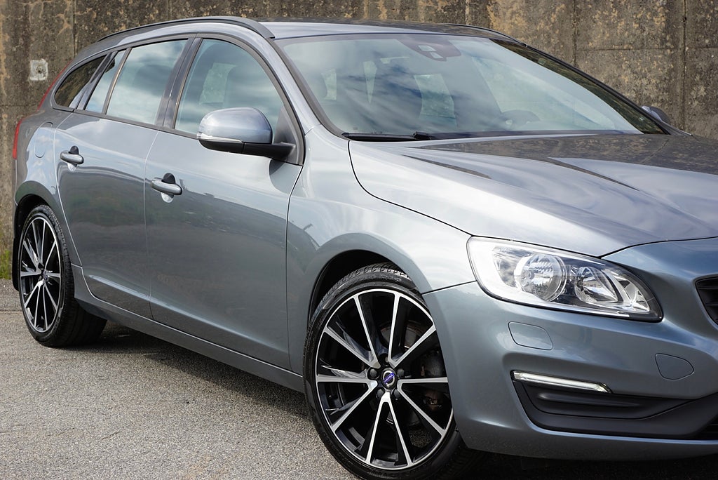Volvo V60 T4 190hk 1-Brukare|19”|Drag|Värmare|Skinn|Rattvärme|