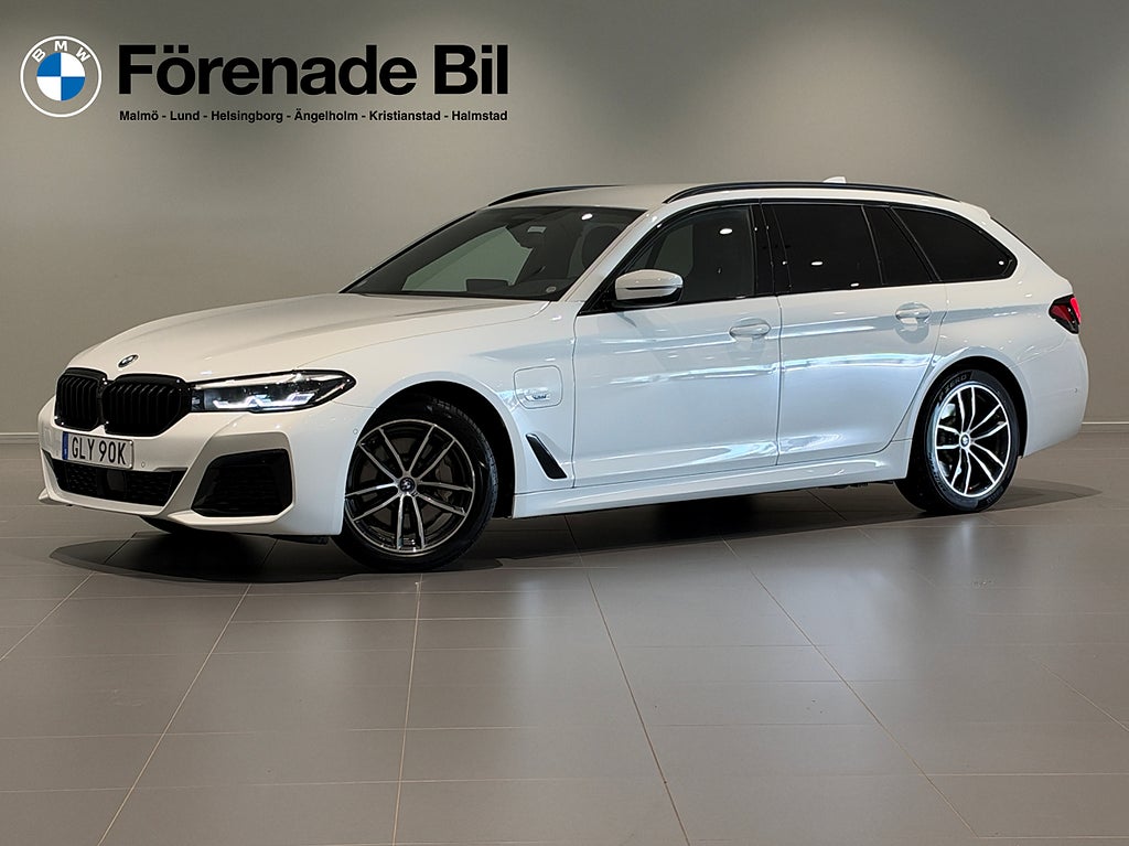 BMW 530e xDrive Touring M Sport Drag AdptFarth Hi-Fi Rattvärme