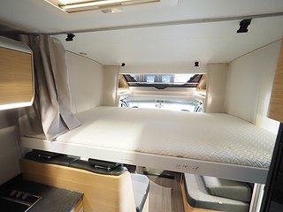 Husbil-halvintegrerad Adria Matrix 670 SL 22 av 23