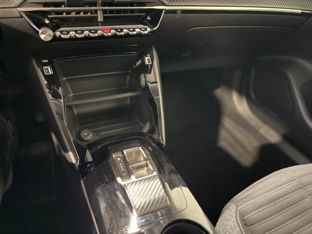 Bild på Peugeot 2008 Active Pack 1.2 PT 130hk Aut - BACKSENSORER