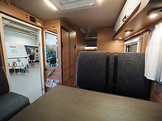 Husbil-integrerad Weinsberg CaraCore 700 MEG 11 av 23