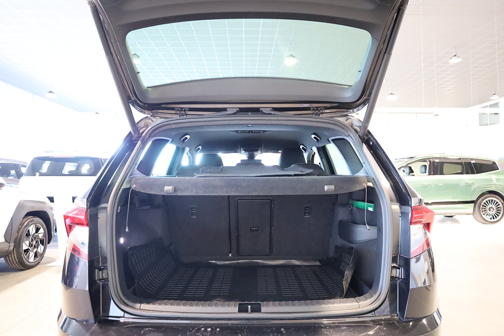 Skoda Karoq 2.0 TSI Sportline 4x4 AUT Drag Värmare Kamera Canton 2019