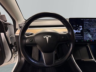 Tesla Model 3 Long Range AWD SoV-däck/Drag/Skinn/Navi/Kamera