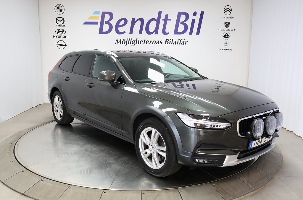 Volvo V90 Cross Country D4 AWD Pro | Advanced II | Läder | Head up | Dragkrok