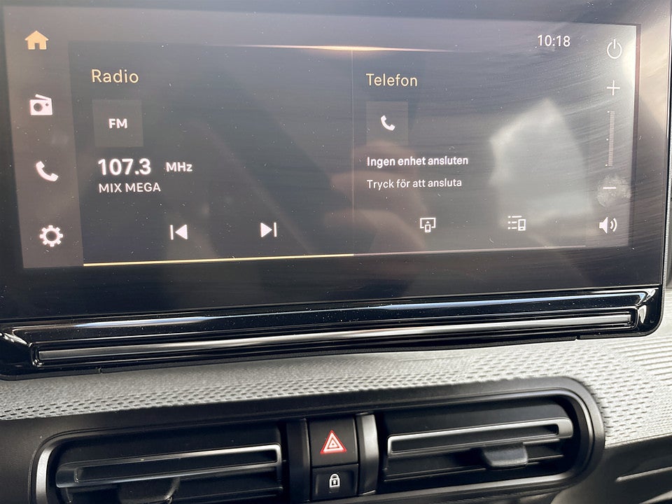 Bild på Citroën C3 Aircross Plus 1.2 PT 100hk B-KAMERA CARPLAY