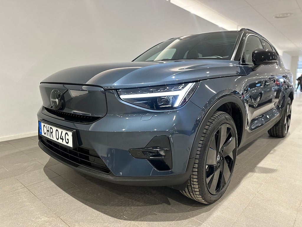 Volvo EX40 Twin Motor Performance UltraBlackSE, Panoramatak, 360 kamera, Dr