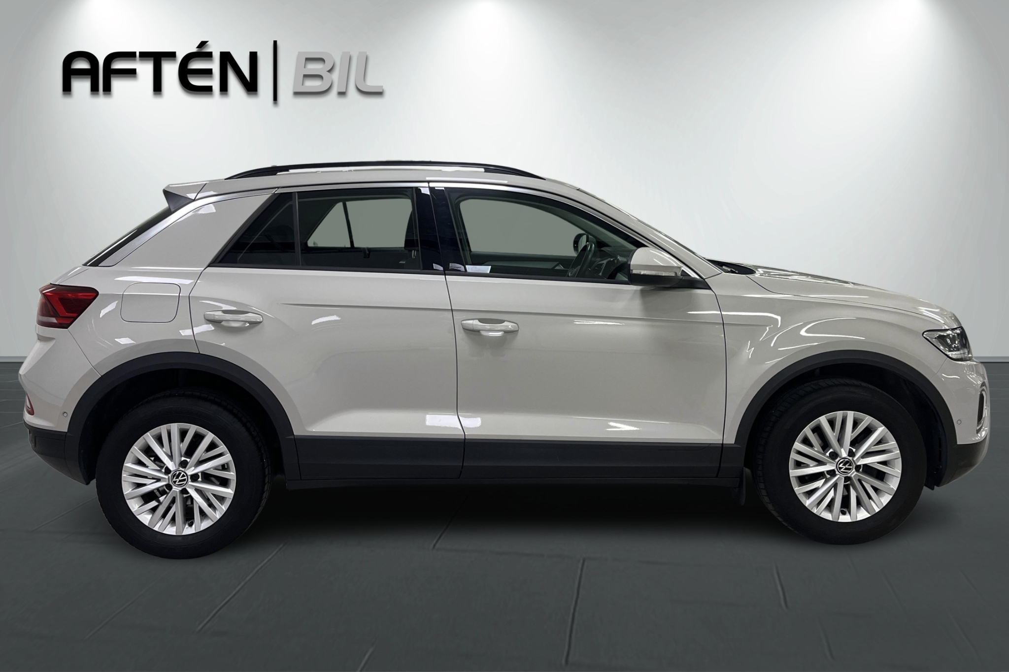 Volkswagen T-Roc 1.0 TSI 2023, bild 6/10