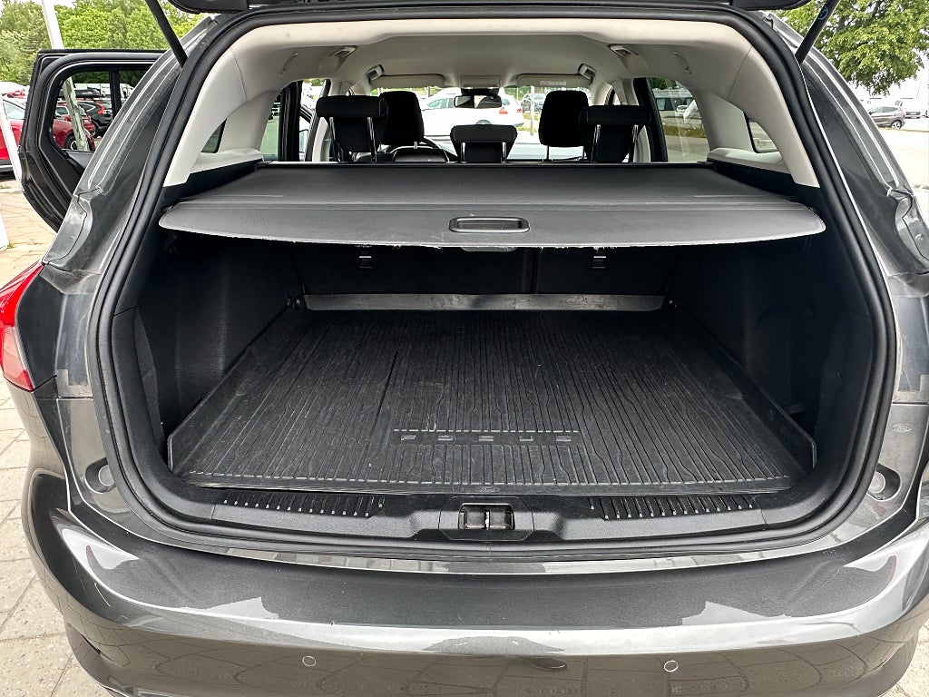 Ford Focus Kombi 1.0 EcoBoost Titanium Launch