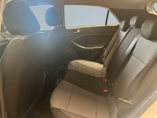 Hyundai i20 1.0 T-GDI blue Trend Mvärme Bkamera Rattvärme S&V-däck – bild 13