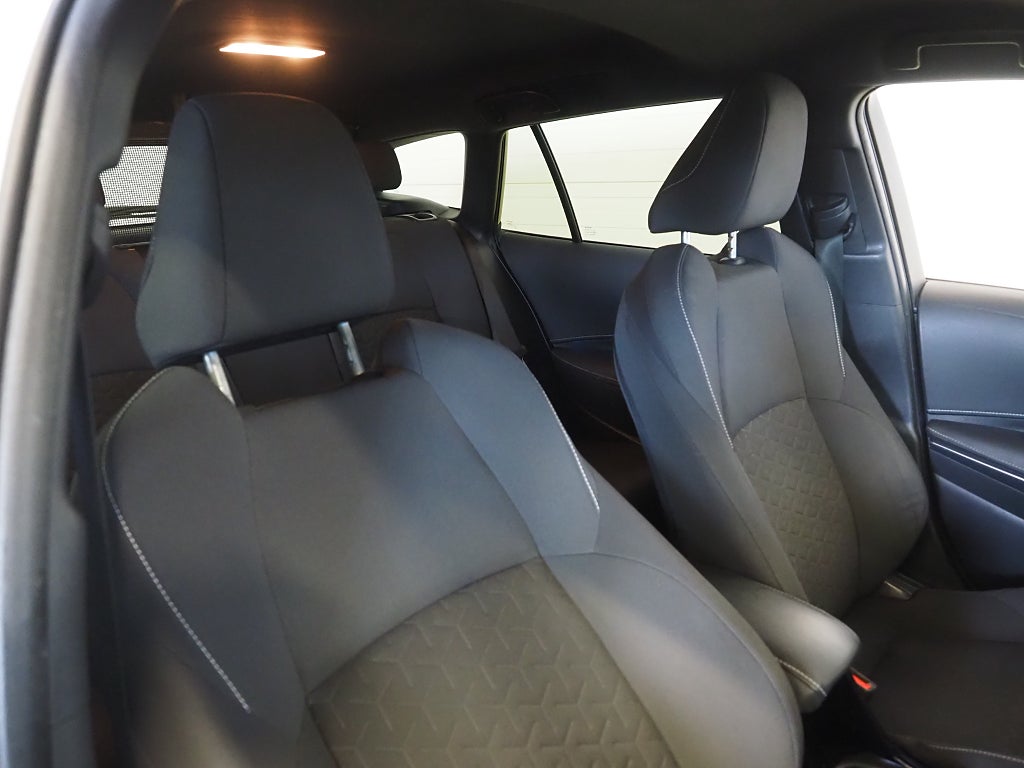 Toyota Corolla Touring Sports Hybrid e-CVT Style Drag M-Värmare Kamera 2019