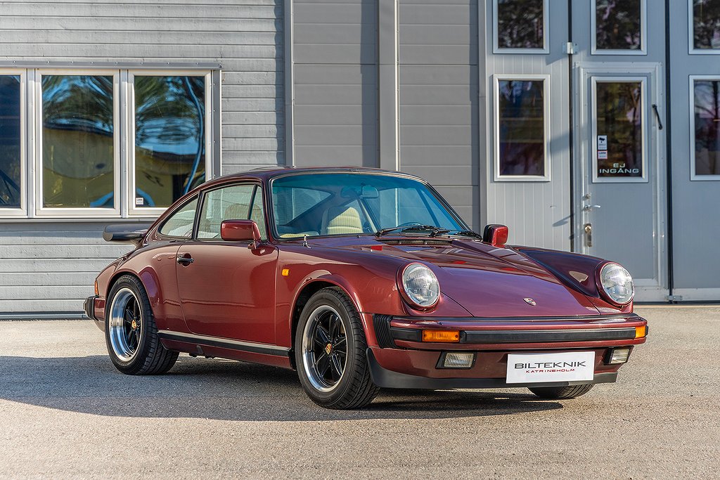 Porsche 911 Carrera