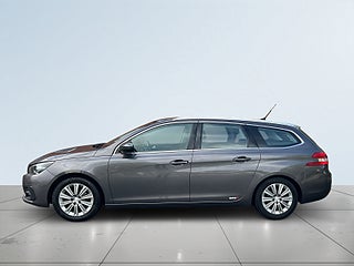 Peugeot 308 sw  PureTech 130 Allure MOMS/SoV-Däck/MoK-Värmare/Psens – bild 4