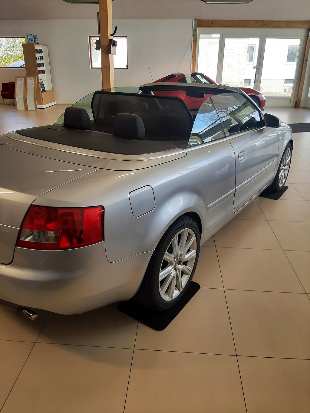 Audi A4 2004 - miniatyr 3