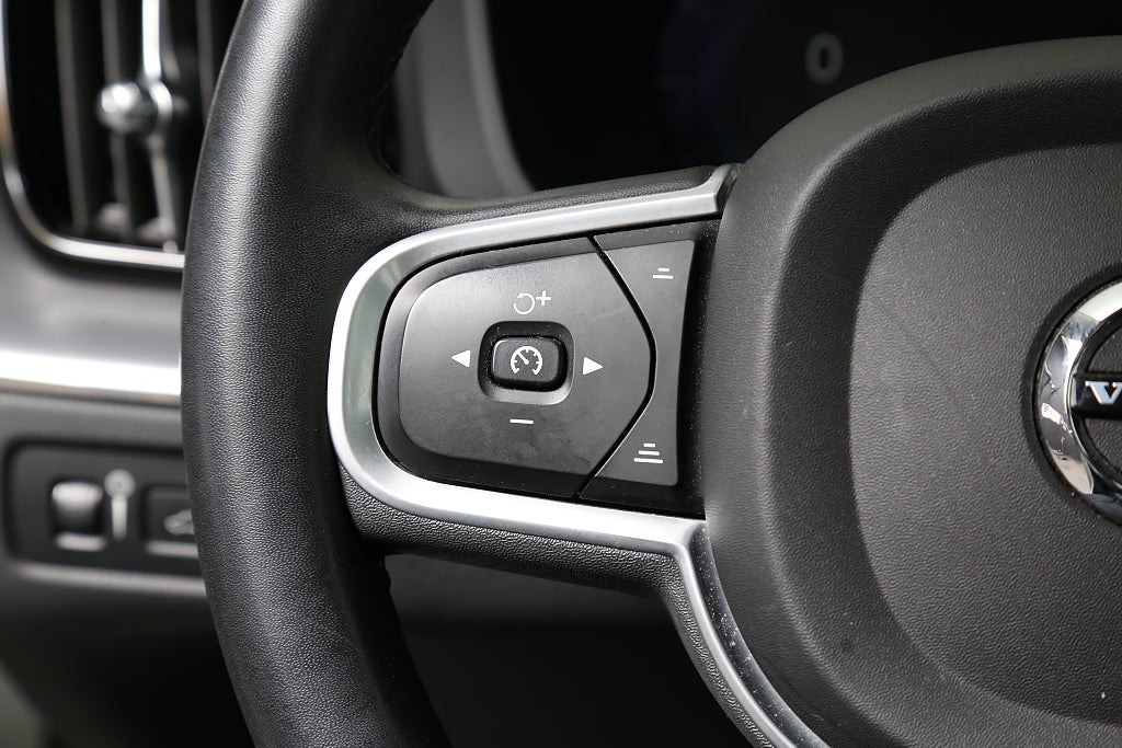 Volvo XC60 Recharge T6 340hk Inscription Exp AWD Pano Läder Drag