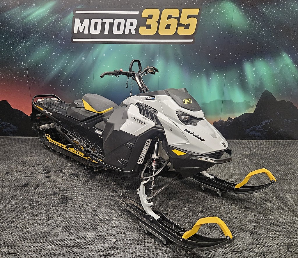 Ski-Doo Summit Adrenaline 850 E-TEC 154" 134 MIL • GARANTI TILL 2029