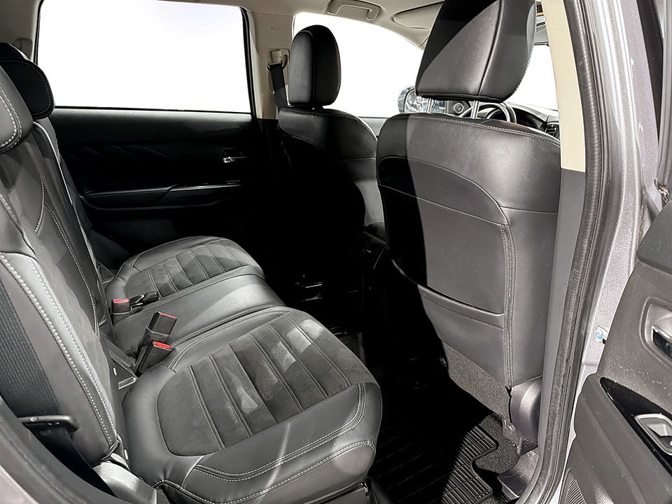 Bild på Mitsubishi Outlander Komfort 2.4 PHEV 224hk Aut 4WD - B-KAMERA, DRAG