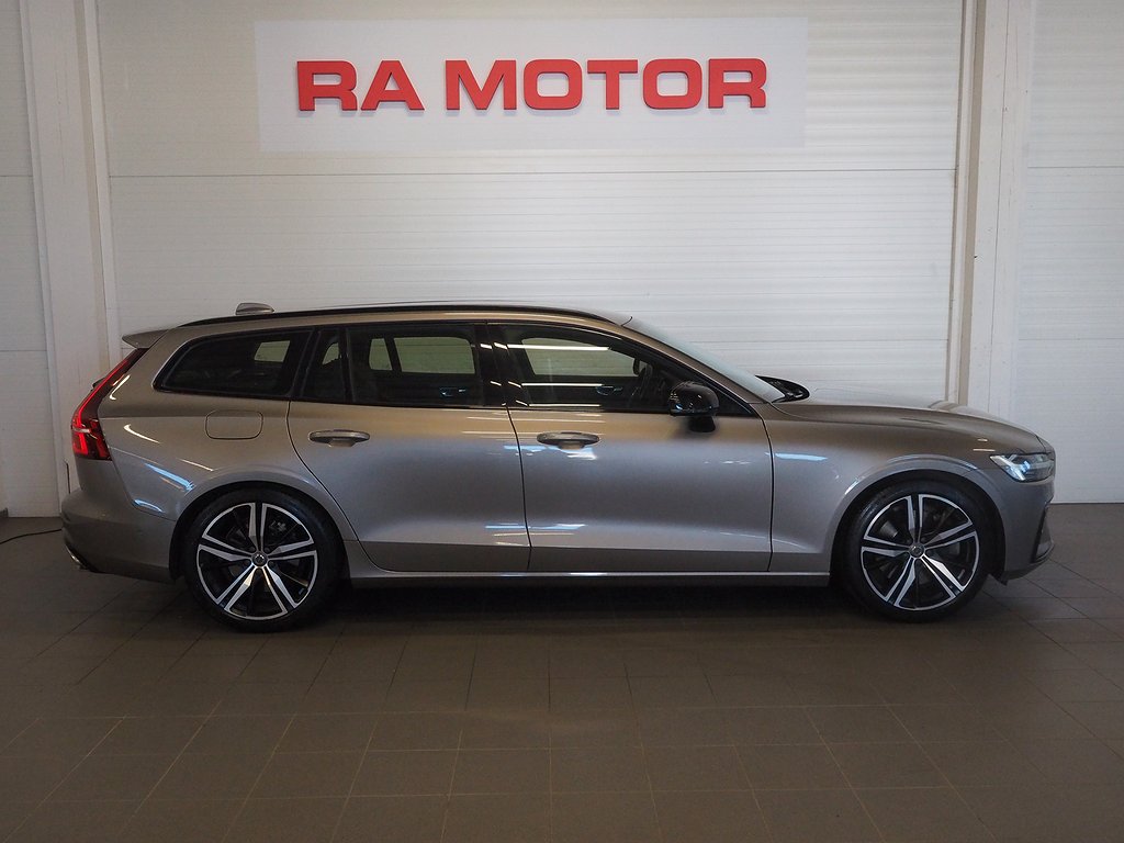 Volvo V60 T6 AWD Geartronic R-Design | 360° | H/K | Navi 2020