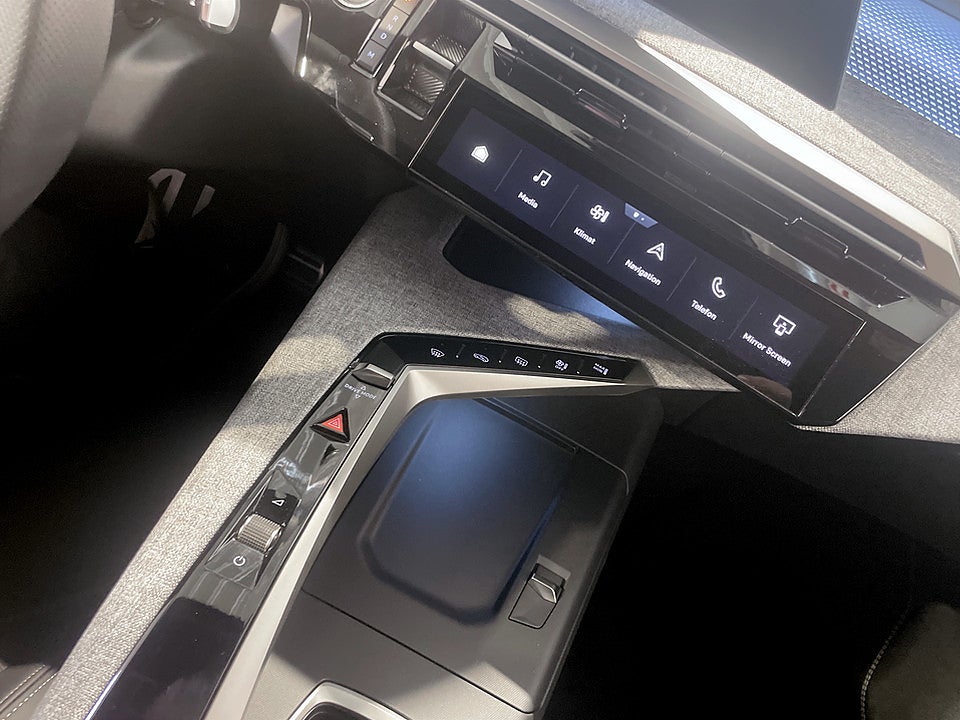 Bild på Peugeot 3008 GT Hybrid 145hk Aut B-KAMERA CARPLAY
