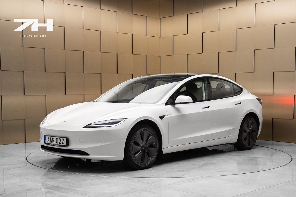 Tesla Model 3 Standard Range RWD  / Pano / Autopilot / Dator 4