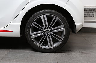 Halvkombi Kia Picanto 8 av 24