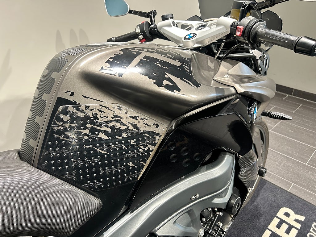 BMW K1300R Slipon/Sidoväskor/Kolfiber BellyPan/4168 mil