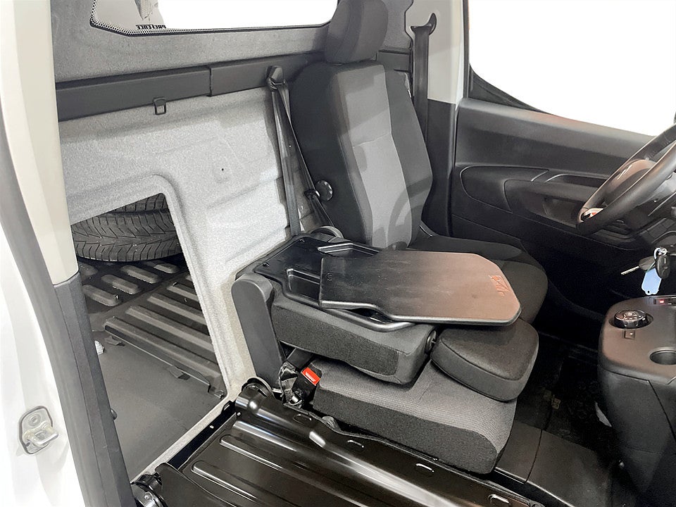 Bild på Citroën Berlingo Business Premium 1.5 BHDi 130hk Aut L1 B-KAMERA CARPLAY