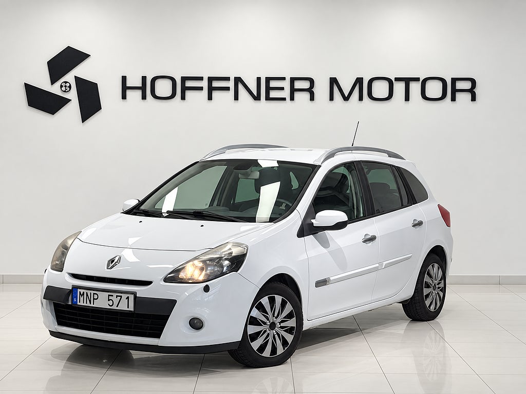 Renault Clio Sport Tourer 1.2 TCe Nybesiktigad AUX USB LÅG SKATT