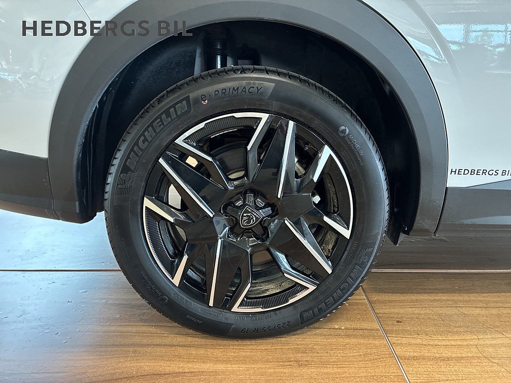 Peugeot 5008  GT HYBRID 145HK thumbnail