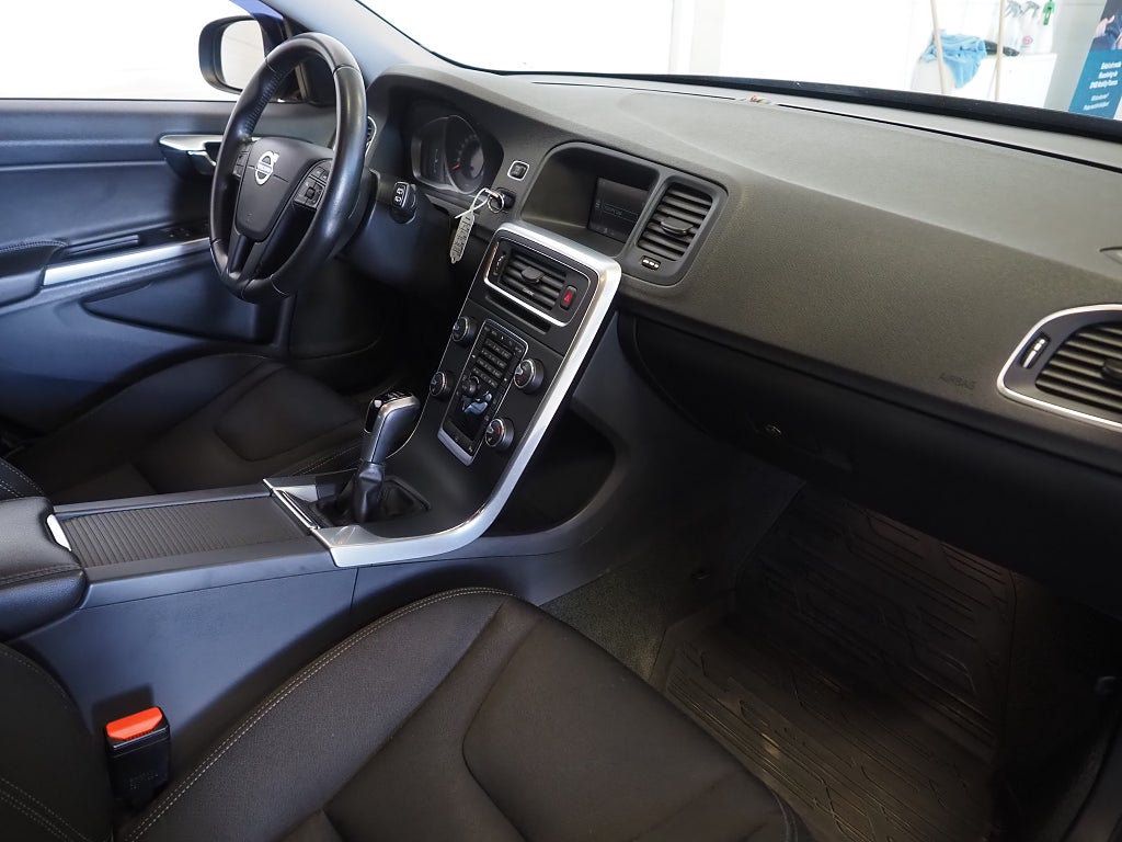 Volvo V60 T3 Business Kinetic 152hk | Bluetooth | PDC | 2017