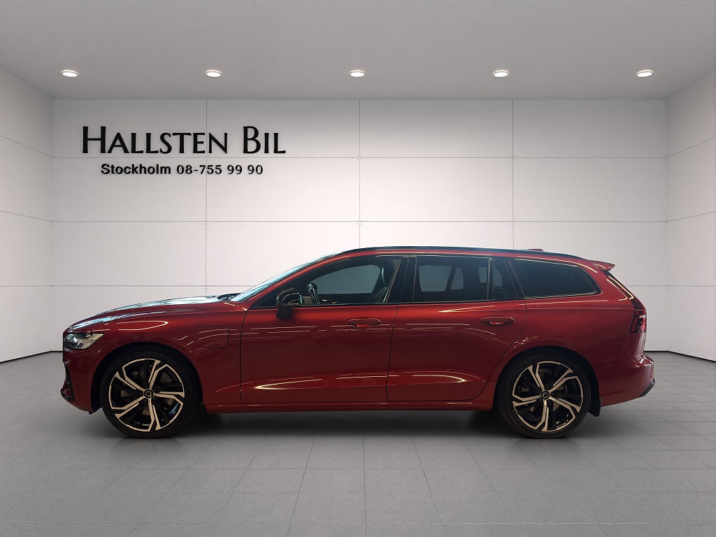 Volvo V60 Recharge T8 AWD Ultimate Dark Drag B&W Klimatpaket BLIS