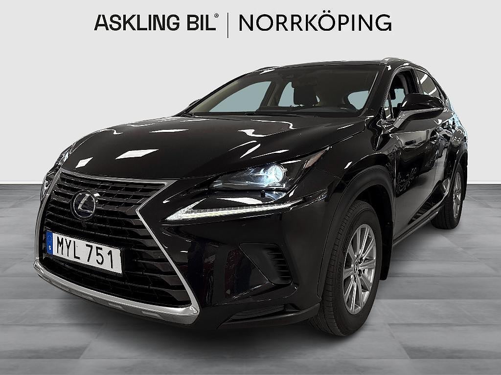 Lexus NX 300h 2.5 AWD E-CVT Comfort S&V-hjul 197hk