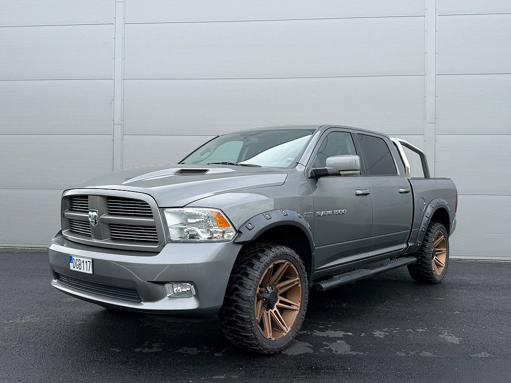 Dodge Ram 1500 Crew Cab 5.7 V8 HEMI 4x4 MUDDERS BREDDARE HÖJD