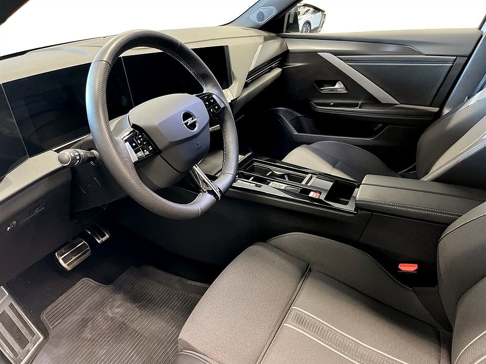 Bild på Opel Astra ST GS 1.2 PT 130hk Aut - B-KAMERA,CARPLAY,RATTVÄRME