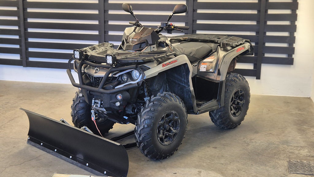 BRP Can Am Outl. 650 PRO | Nyservad | Nya däck | Moms | Snöplog till