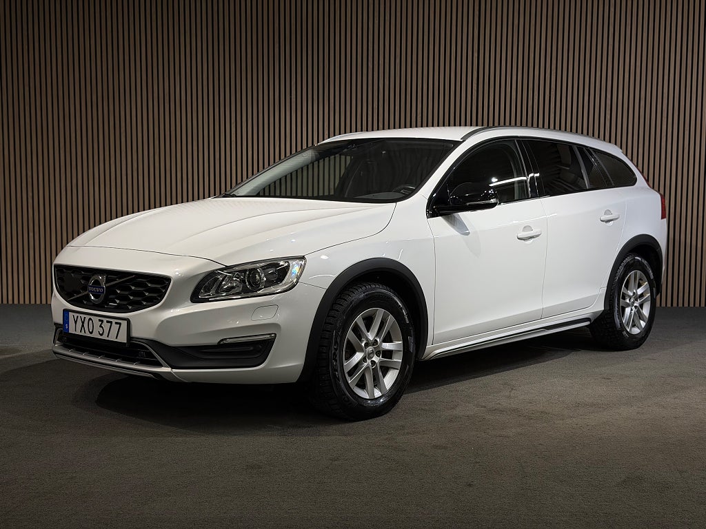 Volvo V60 Cross Country D4 AWD Classic Momentum /B-kamera/Navi/Värmare