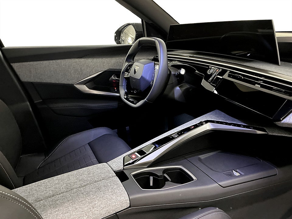 Bild på Peugeot 5008 GT Hybrid 145hk Aut 7-SITS B-KAMERA CARPLAY