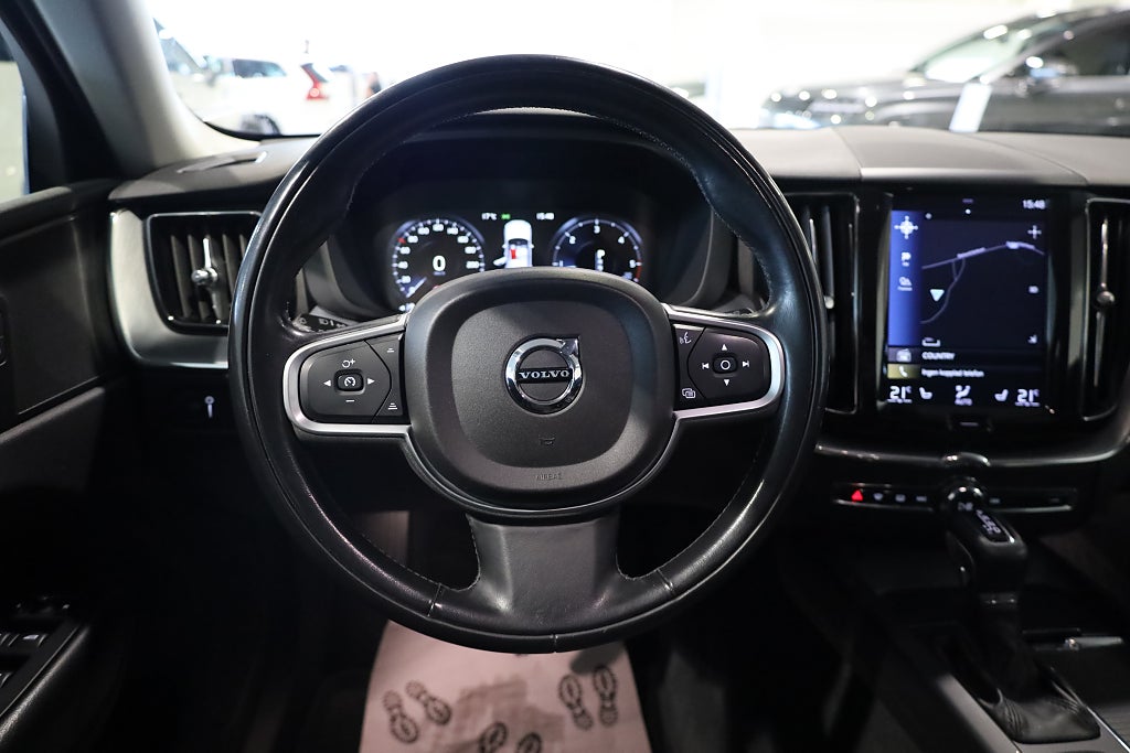 Volvo XC60 D4 AWD AUT Momentum SE Navi Drag VOC Leasbar 2019