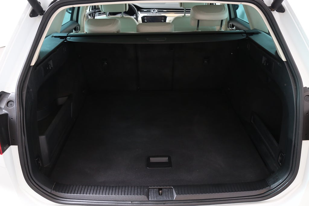 Volkswagen Passat Alltrack 2,0 TDI 190hk 4M Executive DSG Navi Skinn Värmar 2018