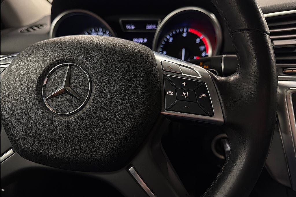 Mercedes-Benz ML 350 4MATIC, AMG, Vhjul, Pano, Värmare, 4,99% RÄNTA