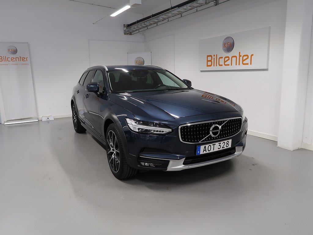 Volvo V90 Cross Country D4 AWD V-Däck ingår Drag-Navi-Kamera-Pano-Värmare-Voc-Carplay-BT