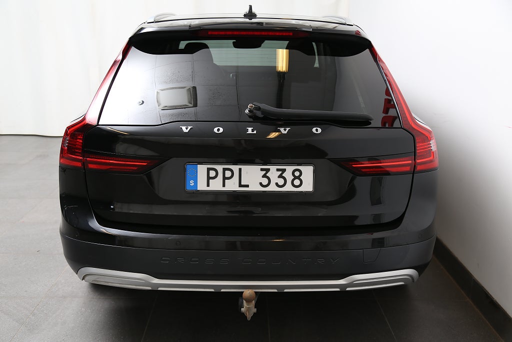 Volvo V90 Cross Country B4 Diesel 197hk AWD H/K Pano Head-up Teknikpkt Se Spec!
