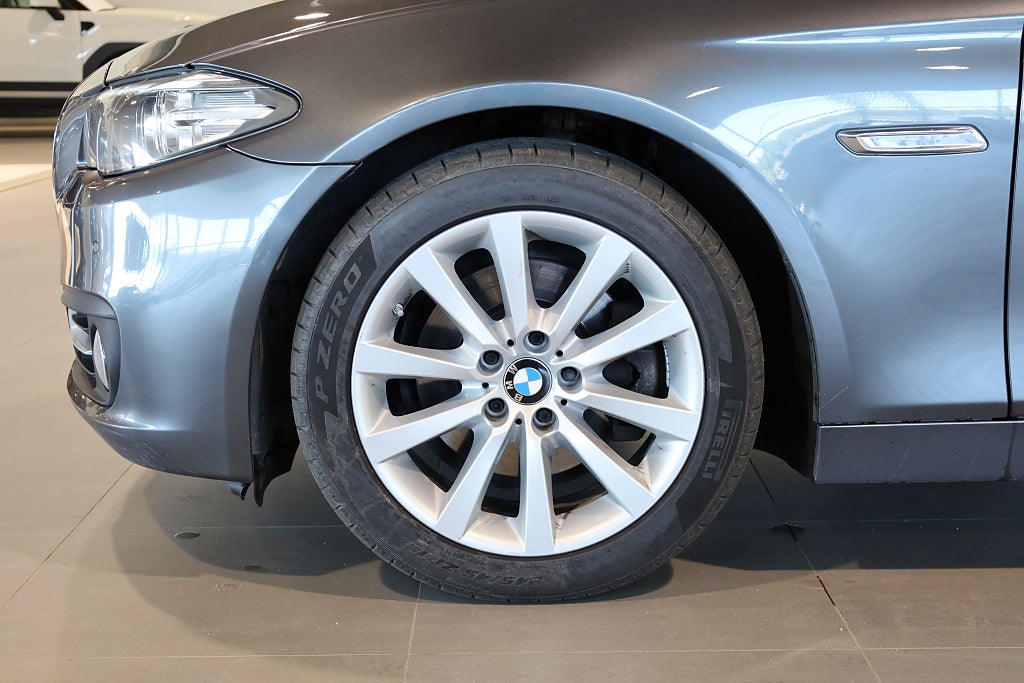 BMW 520d xDrive Touring AUT Sportpaket Drag PDC Rattvärme Läder 2017
