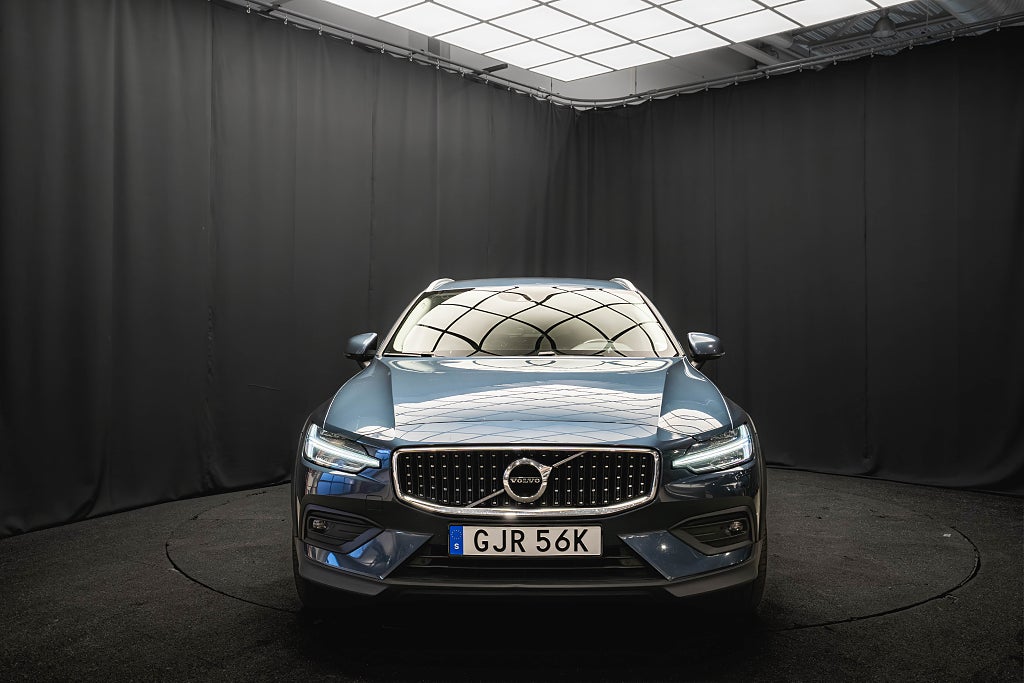 Volvo V60 Cross Country B4 AWD PRO LÄDER DRAG KAMERA D-VÄRMARE ELSTOL