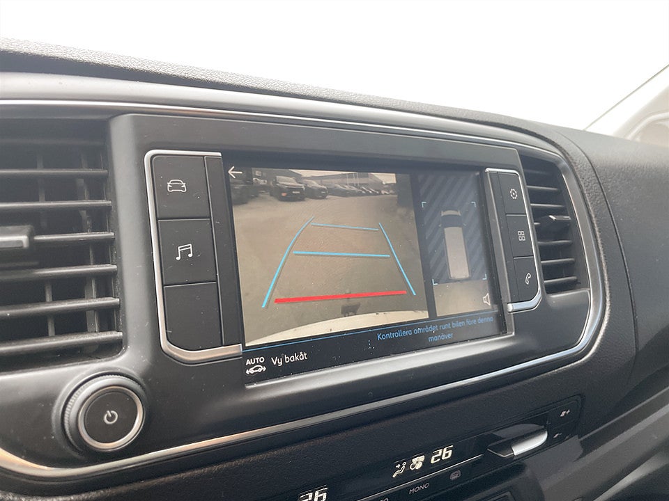 Bild på Peugeot Expert PRO+ 120Hk – Värmare / Inredning